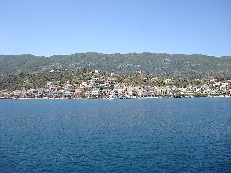 File:Galatas, Greece.JPG