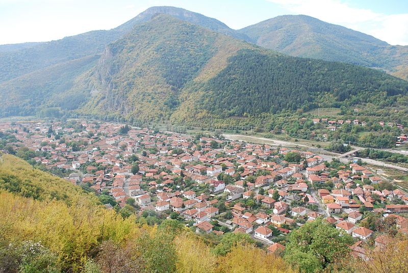 File:Glozhene village.JPG