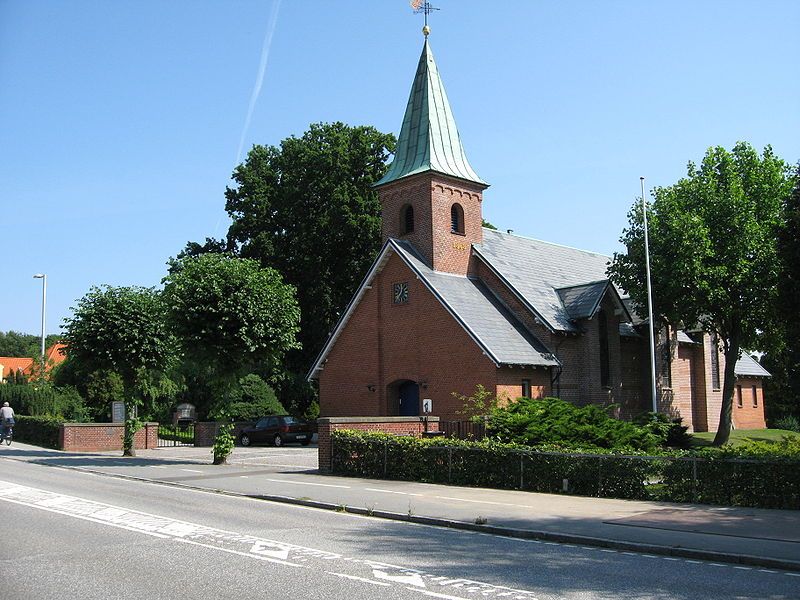 File:Humlebæk Church.JPG