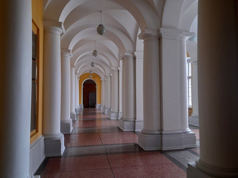 File:Jelgava palace hallway.jpg