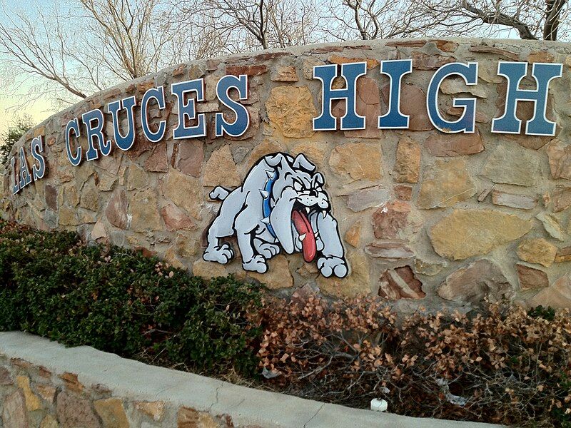 File:Las-Cruces-High-School-entrance.jpg