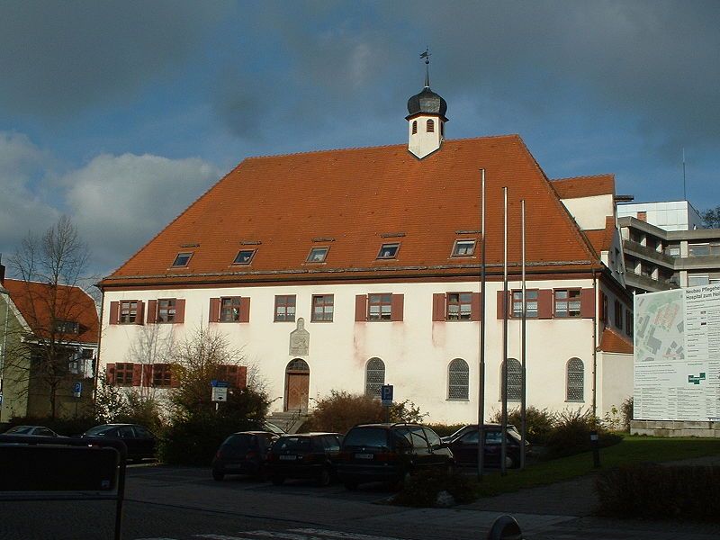 File:Laupheim Spital.jpg