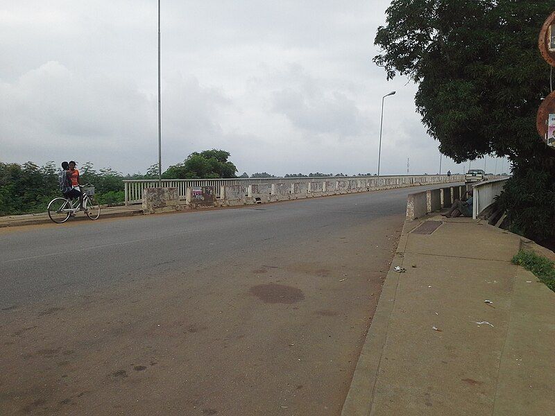 File:Lower Volta Bridge1.jpg