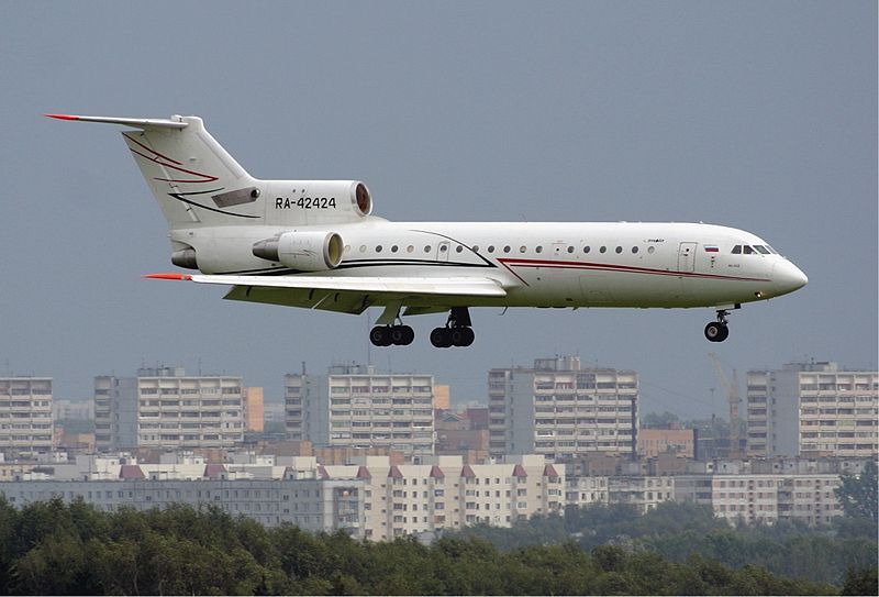 File:Lukoil-Avia Yakovlev Yak-42.jpg