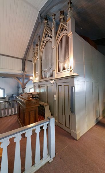 File:Orgel Lavangen kirke.jpg