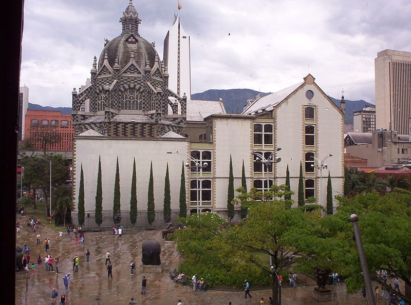 File:Plaza Botero7.JPG