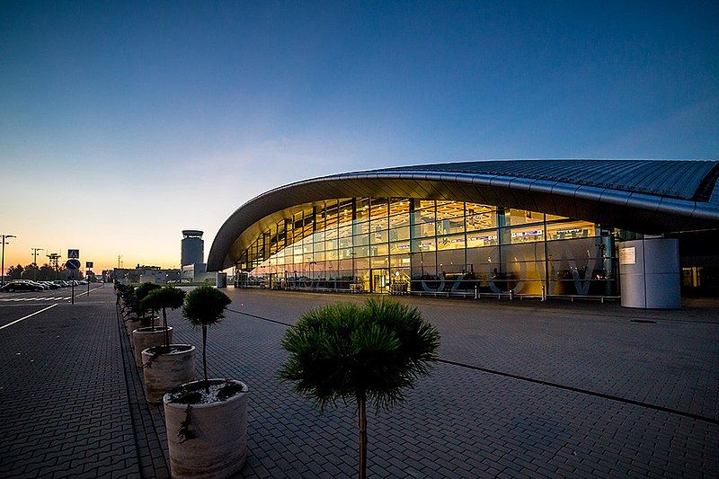 File:Rezszow airport.jpg