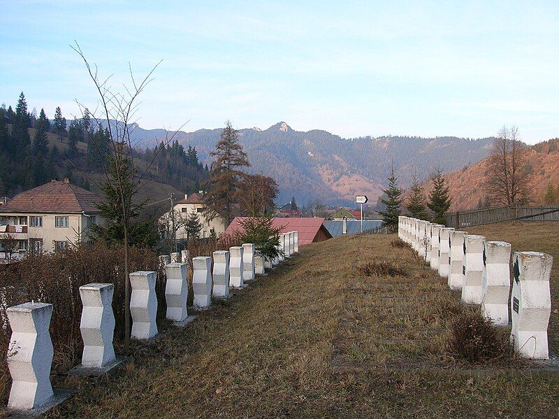 File:Romanian military cemetery.JPG