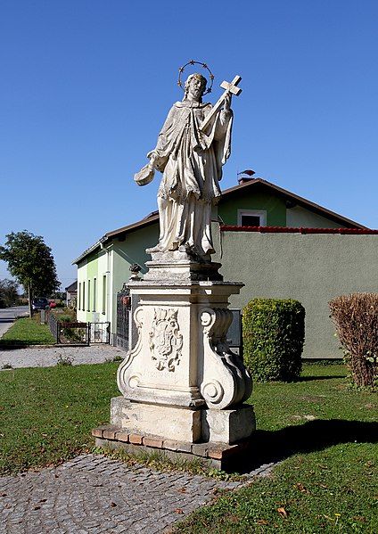 File:Schmida - Nepomukstatue.JPG