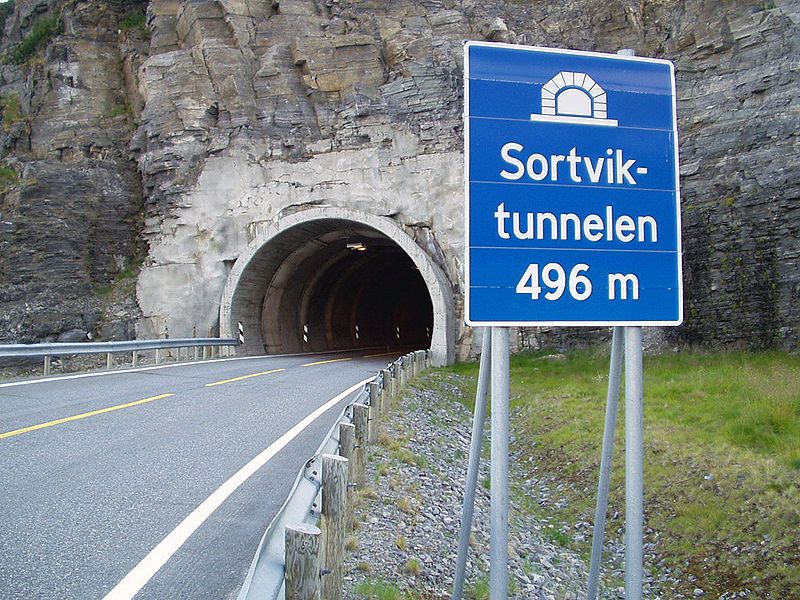 File:Sortviktunnelen.jpg