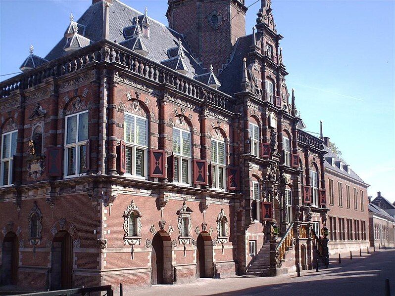 File:Stadhuis Bolsward 01.JPG