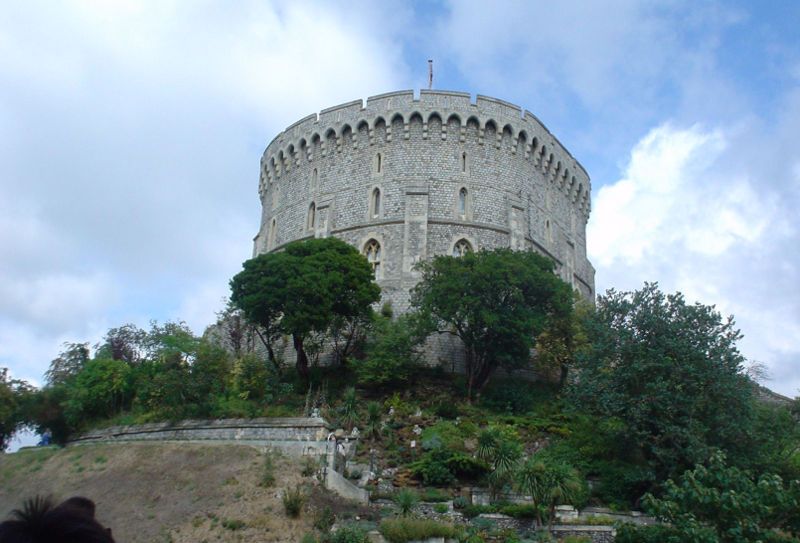 File:WindsorCastle RoundTower.jpg