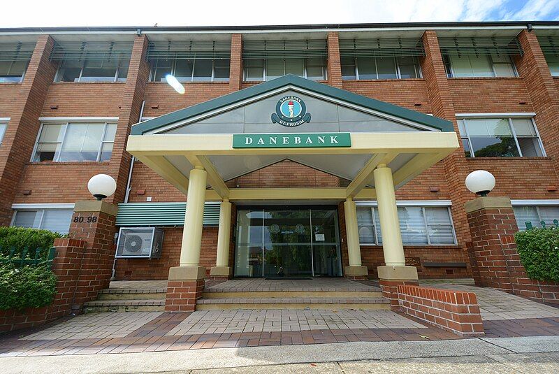 File:(1)Danebank Girls School.jpg