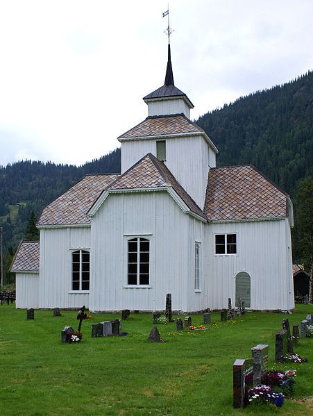 File:Åmotsdal church (3836952040).jpg