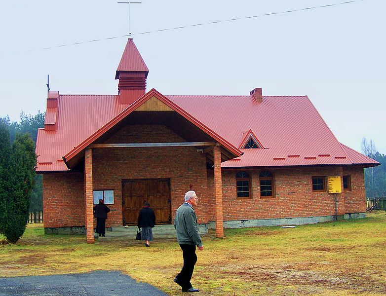 File:Blizna Church.JPG