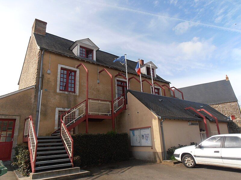 File:Chevillé town hall.JPG