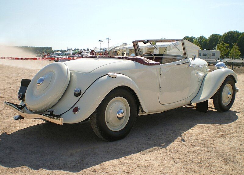 File:Citroen-Traction-cabriolet-blanc-ar.jpg