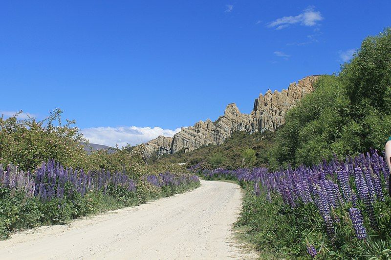 File:Clay Cliffs (14240049260).jpg