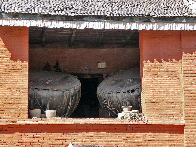 File:Durbar-Square-Kathmandu-great-drums.jpg