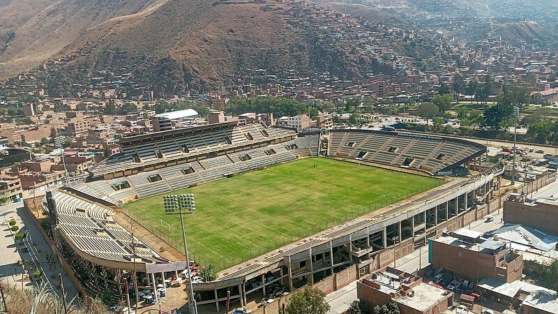 File:Estadio Heraclio Tapia...remodelado.jpg