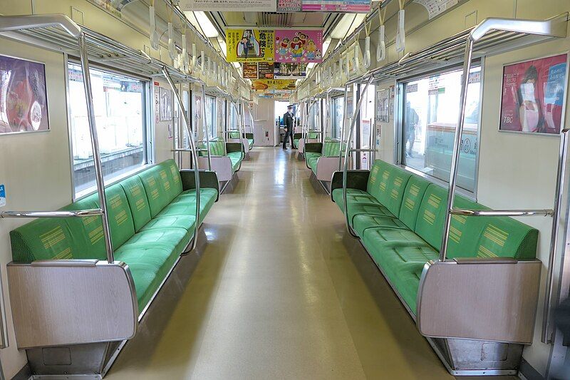 File:Fukuoka-Series2000 Inside.jpg