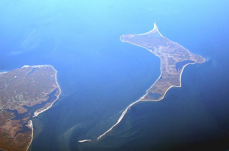 File:Gardiners island 2007.jpg