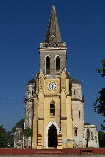 File:Gothic Church, Eknakan.jpg