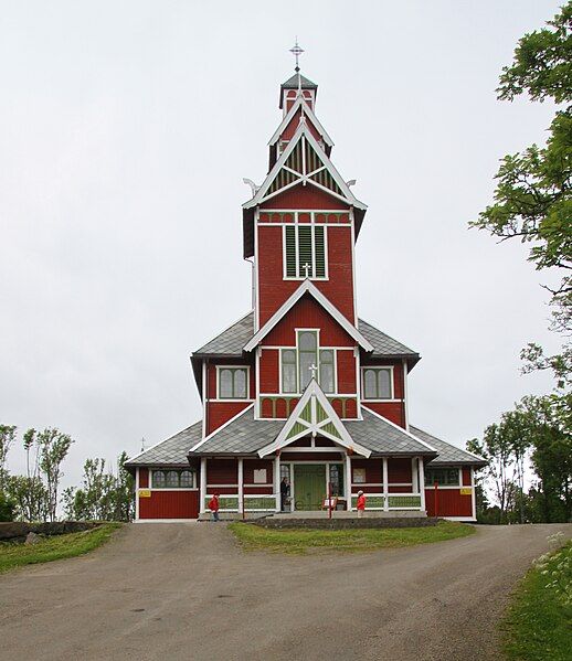 File:Gravdal-Buksnes-Stabkirche-18-2019-gje.jpg