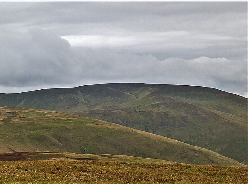 File:Hart Fell.jpg