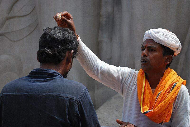 File:Hindu-priest-blessing.jpg