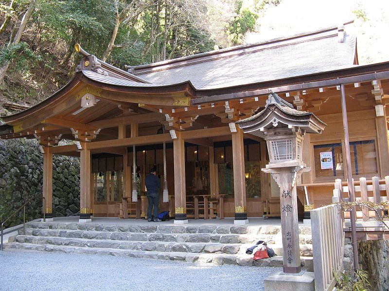 File:Kifune-jinja haiden.jpg