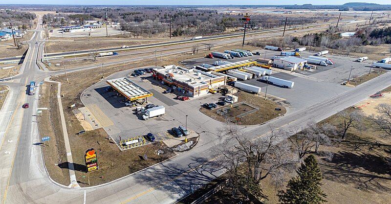 File:Love's gas station.jpg