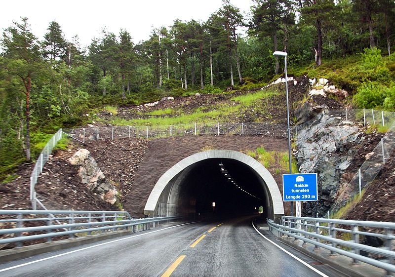 File:NakketunnelenVestMR.jpg