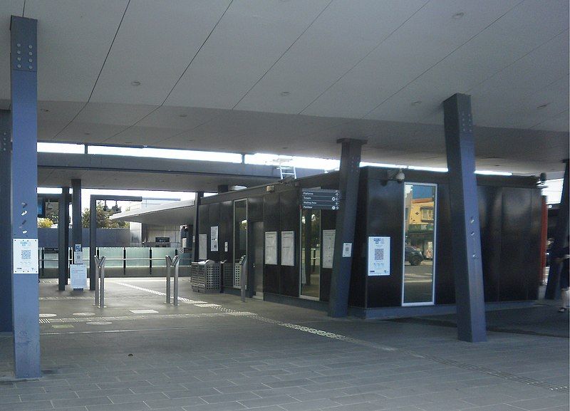 File:Ormondstationentrance2021.jpg