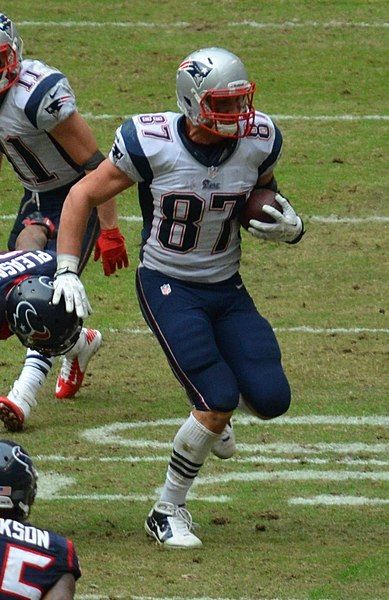 File:Rob Gronkowski 20131201.jpg