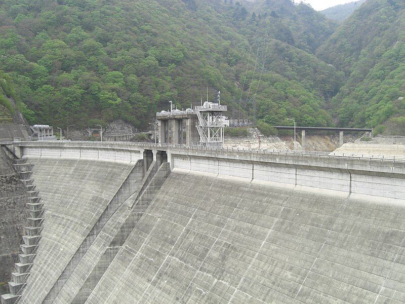 File:Sabigawa dam.JPG