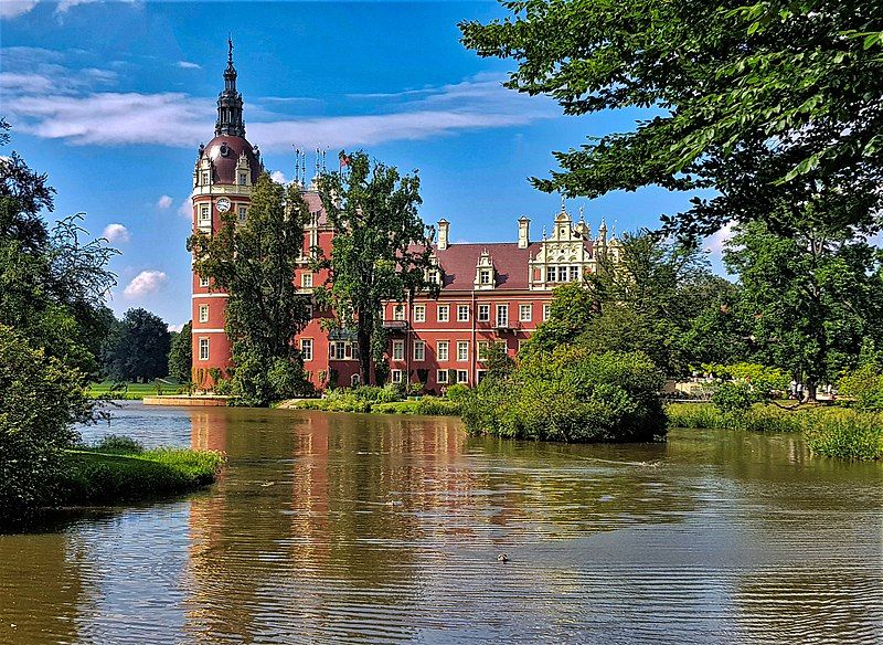 File:Schloss Bad Muskau.jpg