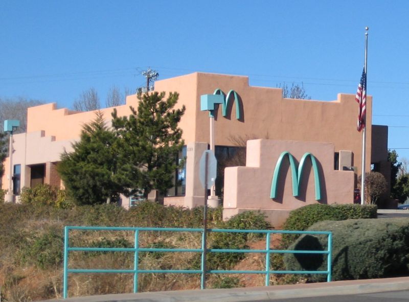 File:SedonaAZ McDonaldsTurquoiseArches.jpg