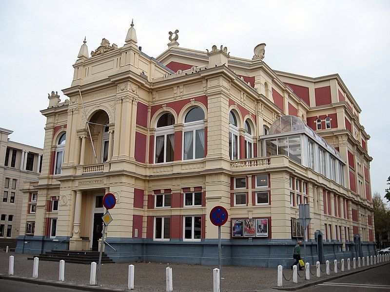 File:Stadsschouwburg Groningen.jpg