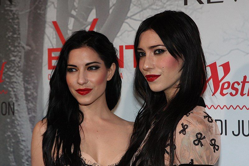 File:The Veronicas 2012.jpg