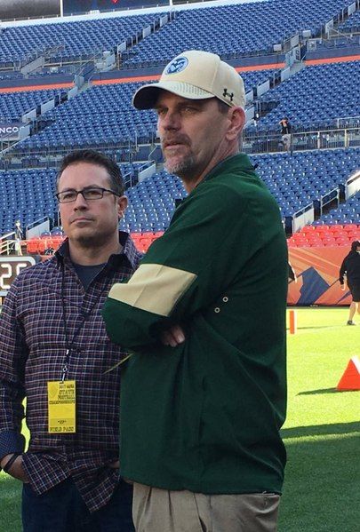 File:CoachBobo.tif