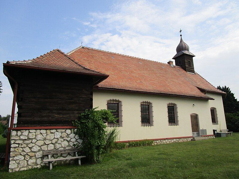 File:Filialkirche Silberwald Kirchenäußeres.jpg