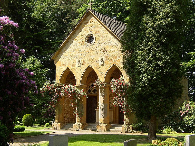 File:Halle Stockkämpen Mausoleum.jpg