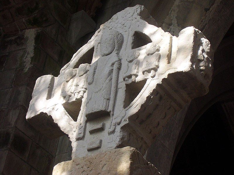 File:HeadpieceTuamHighCross.jpg