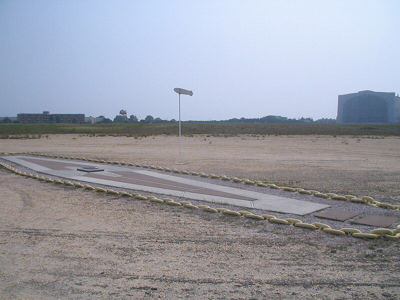 File:Hindenburg memorial.jpg