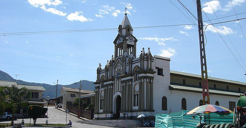 File:Iglesia de Macará.JPG