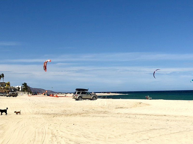 File:Los Barriles Beach.jpg