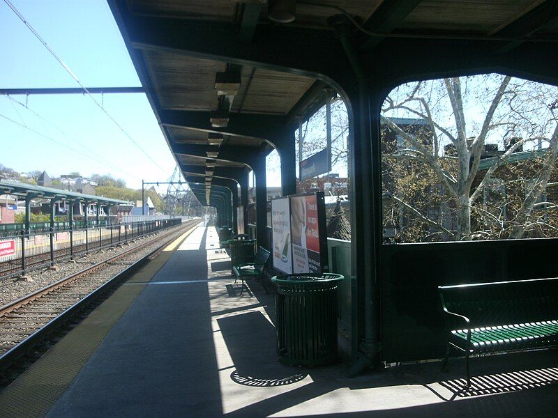 File:Manayunk Station.jpg