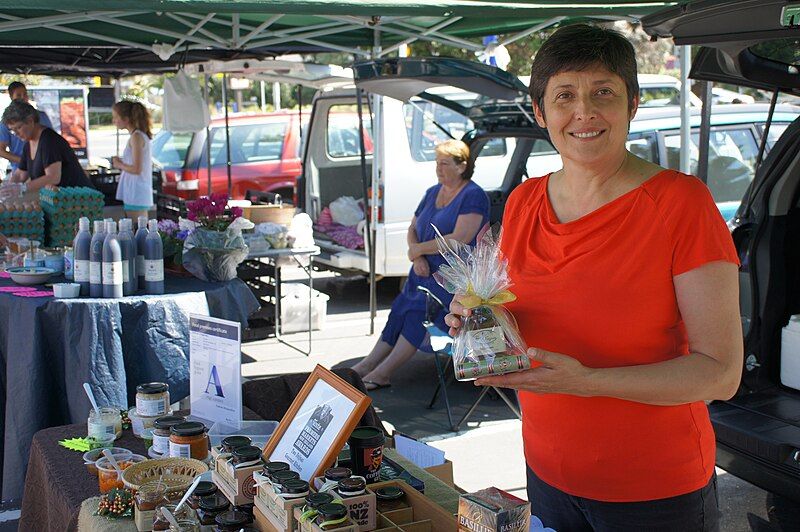 File:Orewa Market.jpg