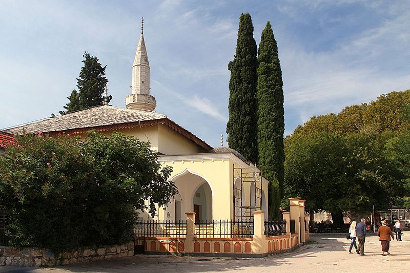 File:Osman-pasina dzamija, Trebinje.jpg